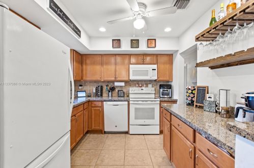 401 57th Way, Hollywood FL  33023-1435 exterior