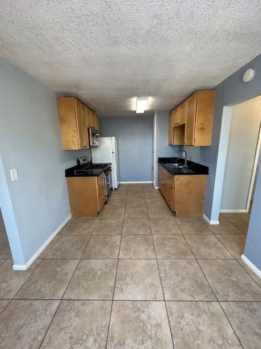 1712 Cherry Ave, Long Beach CA  90806-5821 exterior