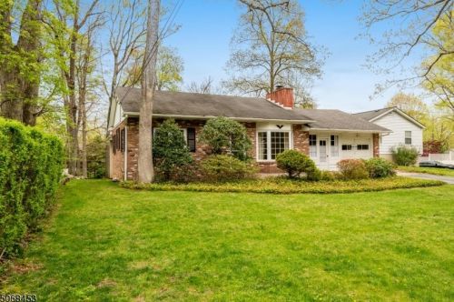 41 Hancock Dr, West Milford Lakes, NJ 07480-4506