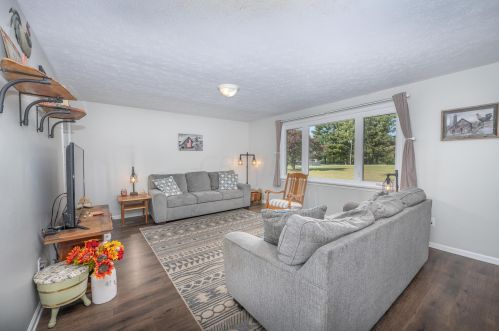 15936 Wooster Rd, Mount Vernon OH  43050-9764 exterior