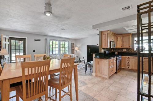 40152 Calle Plana, Santa Clarita CA  91390-1086 exterior