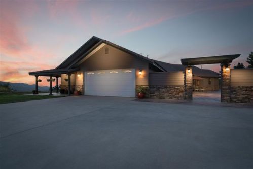 5878 Larry Ln, Alpine, CA