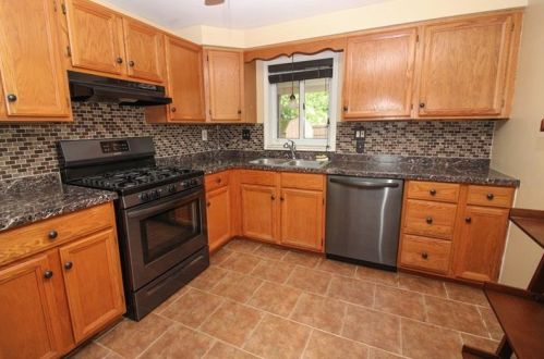 1560 Berkshire Ave, Pittsburgh PA  15226-2476 exterior