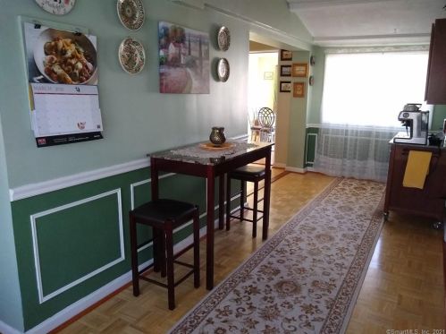 22 Barmore Dr, Stamford CT  06905-2001 exterior