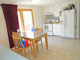 7 Greyledge Dr, Clinton CT  06413-1312 exterior