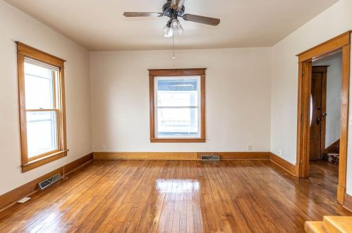 527 Elizabeth St, Mishicot WI  54228-6008 exterior
