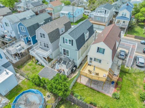 57 Barberie Ave, Monmouth Hills NJ  07732-1518 exterior