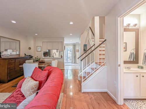 12169 Presidio Way, Woodbridge VA  22192-1052 exterior