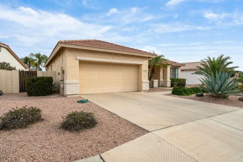 17822 Club Vista Dr, Sun City, AZ 85374-2907