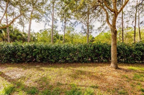 1335 Mariposa Cir, Naples FL  34105-7243 exterior