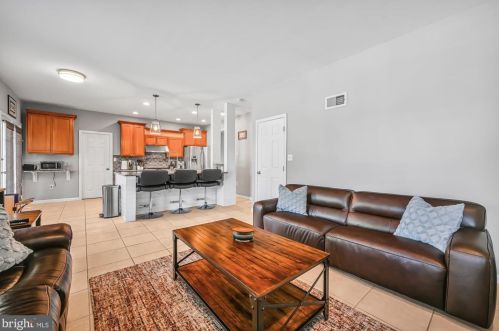 60 Silver Birch Dr, Lancaster PA  17602-7014 exterior