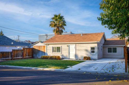 147 Drake Ave, Modesto CA  95350-4518 exterior