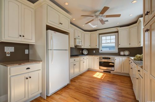 312 5th St, Elwood NY  11731-2815 exterior