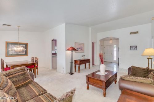 393 Amoroso Dr, Gilbert AZ 85233-7204 exterior