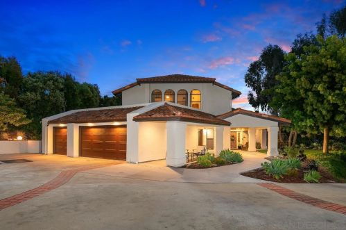 2210 Silver Peak Pl, Encinitas, CA 92024-3145