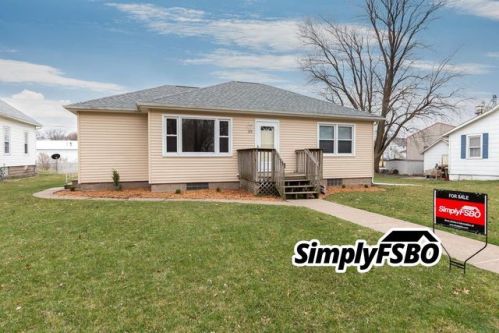 215 Otis St, Maysville, IA 52773-7774