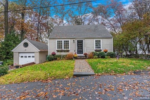 45 Longview Trl, Parsippany NJ  07834-2039 exterior