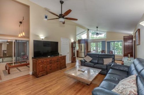 16 Mason Dr, Salem NH  03079-2101 exterior