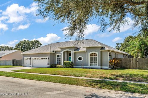 816 Brookstone Dr, Merritt Island FL  32952-4141 exterior
