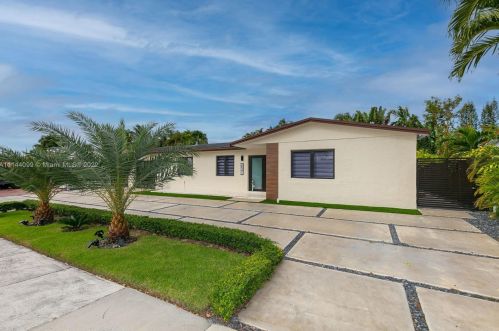 8541 178th St, Hialeah, FL 33015-3532