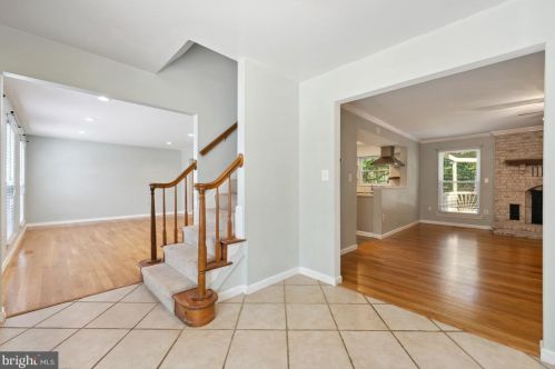 11831 Parliament Dr, Woodbridge VA  22192-1006 exterior