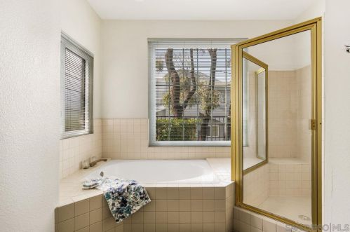 11040 Caminito Vista Pacifica, San Diego CA 92131-3301 exterior