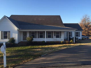 136 Eiffel Tower Ln, Paris, TN 38242-5048