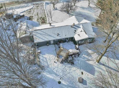 1457 Mailand Dr, Manitowoc WI  54220-9438 exterior