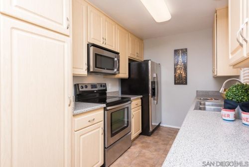 3881 Groton St, San Diego, CA 92110-5632