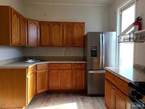 54 Commerce St, Outwater NJ  07026-3025 exterior