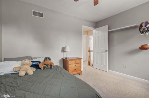 1707 Crossfield Dr, Lancaster PA 17603-6789 exterior