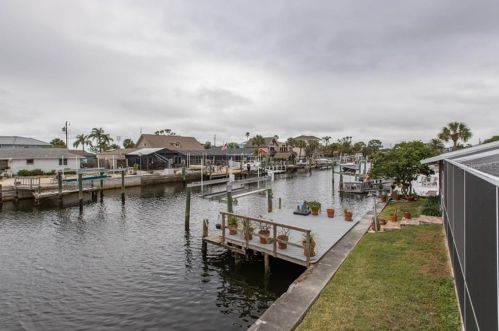 8053 Island Dr, Port Richey FL  34668-6223 exterior