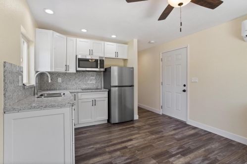 2720 Sparks Way, Modesto CA  95350-1744 exterior