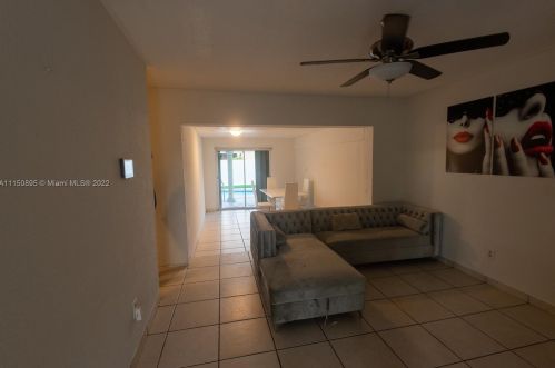 6265 111th Ter, Hialeah FL  33012-2354 exterior
