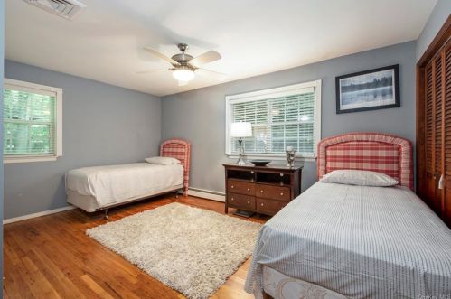 60 Bryant Pond Rd, Tompkins Corners NY  10579-2405 exterior