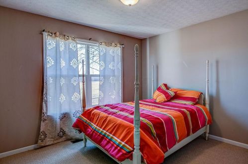 11281 Kenyon Rd, Mount Vernon OH  43050-9206 exterior