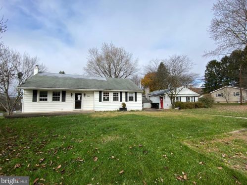 825 Elizabeth Dr, Molino, PA 17961-1503