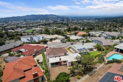 1004 Principia Dr, Glendale, CA 91206-1524