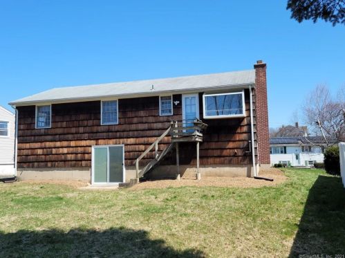 5 Macintosh Rd, Norwalk, CT 06851-5908