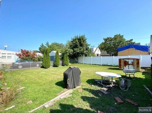 134 Gilbert Ave, Elmwood Park NJ  07407-1650 exterior