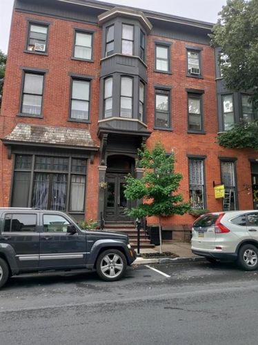 22 2nd St, Easton, PA 18042-3638