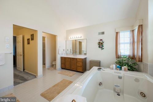 1246 Jarvis Ln, Lansdale PA 19446-6515 exterior