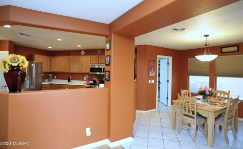 3944 Pine Creek Way, Tucson AZ 85745-7115 exterior