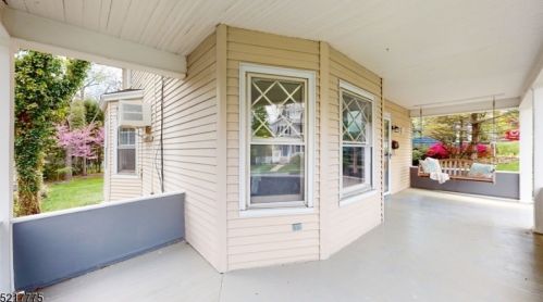 15 Hillside Ave, Verona, NJ 07044-1409