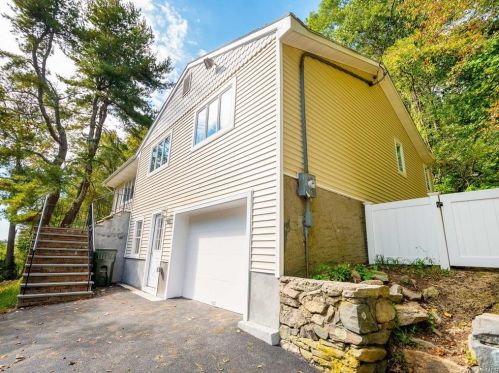 65 Scout Hill Rd, Mahopac, NY 10541-2531
