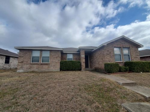 2912 Crimson Clover Dr, Lancaster TX  75134-1632 exterior