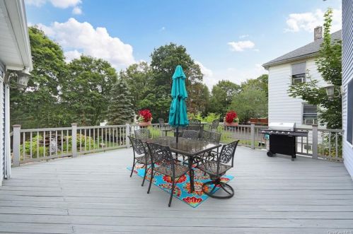 57 Wayne Ave, Airmont NY  10901-4617 exterior