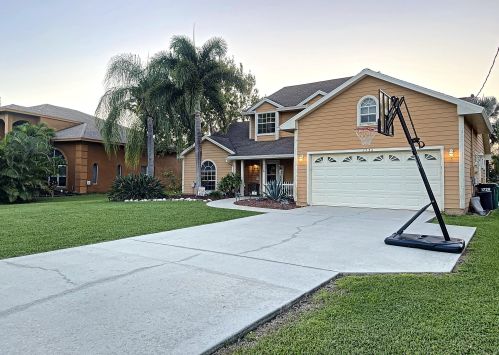 1726 Berkshire Blvd, Fort Pierce FL 34952-7112 exterior