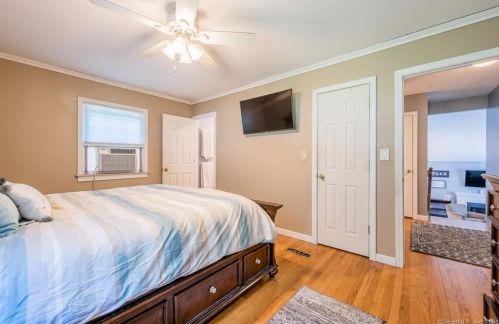 4 Riverview Rd, Uncasville CT  06382-1914 exterior