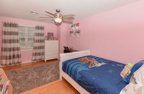 51 Hastings Rd, Dedham MA 02026-5407 exterior